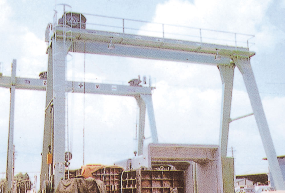 橋型クレーン 6t×12m